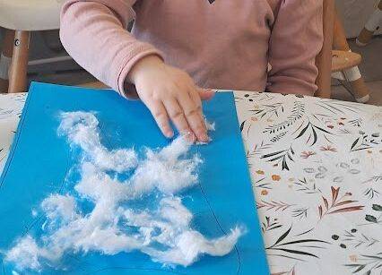 Praca plastyczna w grupie maluszków