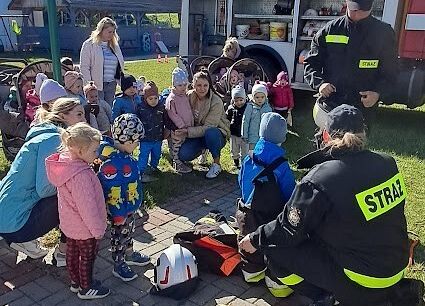 Grafika 3: Wizyta strażaków  z OSP Wrzeście