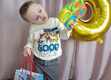 Grafika 8: 3 urodzinki Hubercika