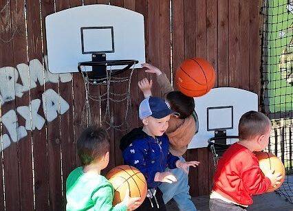 Grafika 21: Wycieczka na Farmę Alexa