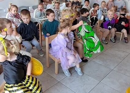 Grafika 1: Zajęcia dodatkowe teatralne pt ,,Taniec na łące''