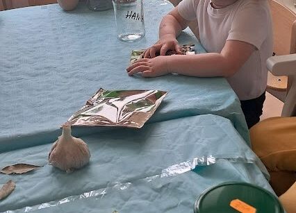 Grafika 15: Spotkanie z Panią Karoliną Bursa zajmującą się produkcją zdrowej żywności ,,ENCO''