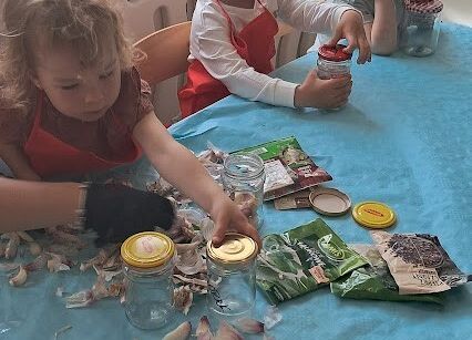 Grafika 19: Spotkanie z Panią Karoliną Bursa zajmującą się produkcją zdrowej żywności ,,ENCO''