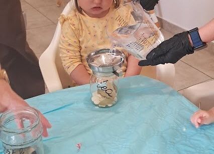 Grafika 21: Spotkanie z Panią Karoliną Bursa zajmującą się produkcją zdrowej żywności ,,ENCO''