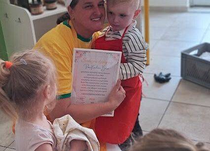 Grafika 25: Spotkanie z Panią Karoliną Bursa zajmującą się produkcją zdrowej żywności ,,ENCO''