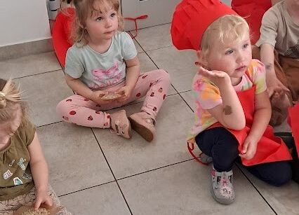 Grafika 27: Spotkanie z Panią Karoliną Bursa zajmującą się produkcją zdrowej żywności ,,ENCO''