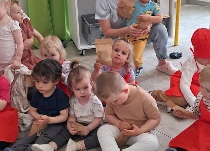 Grafika 30: Spotkanie z Panią Karoliną Bursa zajmującą się produkcją zdrowej żywności ,,ENCO''