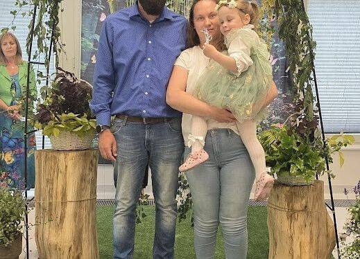 Grafika 41: Uroczyste zakończenie roku  Absolwentów Gminnego Żłobka w Charbrowie w roku szkolnym 2024/2025