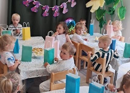 Grafika 8: Drugie urodzinki Olusia