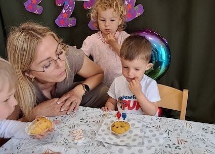 Grafika 9: Drugie urodzinki Olusia