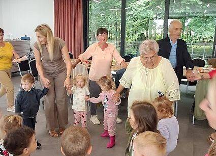 Grafika 2: Spotkanie z Seniorami pod nazwą "Z muzyką ludową nam do twarzy"