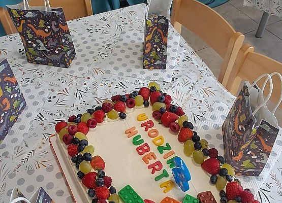 Grafika 1: 3 urodzinki Hubercika