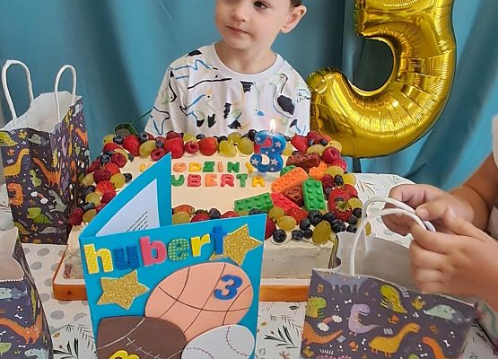 Grafika 7: 3 urodzinki Hubercika