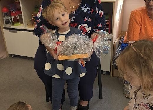 Grafika 10: Dzień głośnego czytania wizyta Seniorów