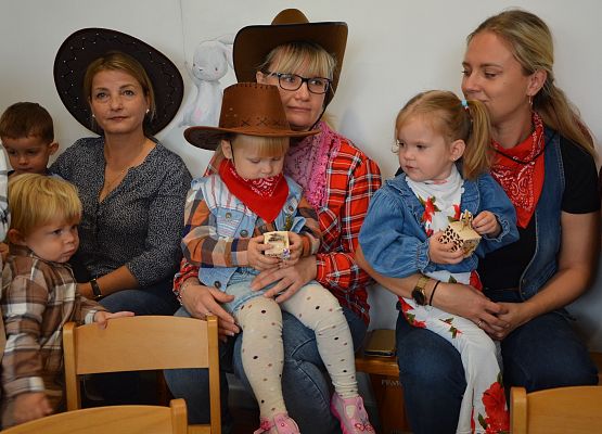 Grafika 25: Jubileusz 5 urodzin Gminnego Żłobka w Charbrowie