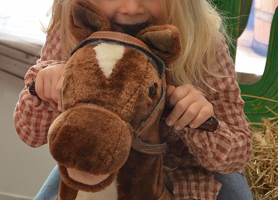 Grafika 102: Jubileusz 5 urodzin Gminnego Żłobka w Charbrowie