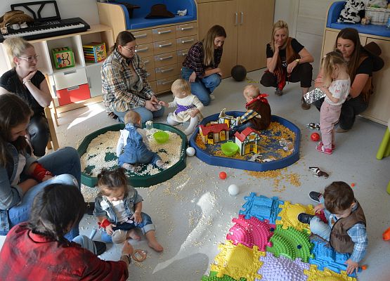 Grafika 118: Jubileusz 5 urodzin Gminnego Żłobka w Charbrowie