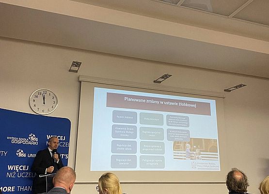 Grafika 2: Konferencja Wojewódzka  „Standardy opieki nad dziećmi w wieku do lat 3”