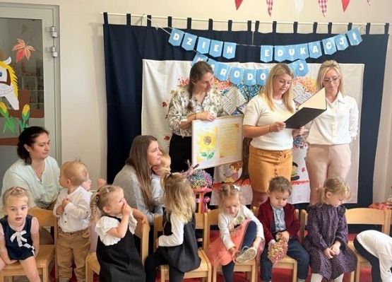 Grafika 2: Dzień Edukacji Narodowej