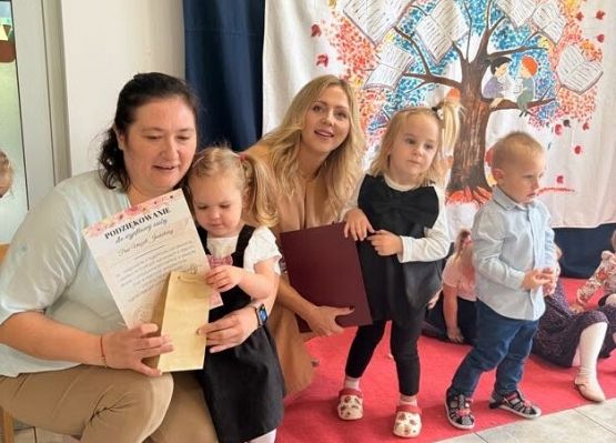 Grafika 16: Dzień Edukacji Narodowej