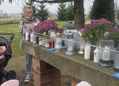 Grafika 4: Pamiętamy o zmarłych