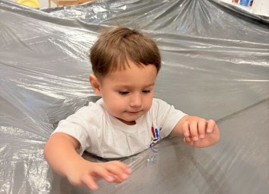 Grafika 4: Zajęcia ,,Klekso-stopy'' i Głowo-okienka''.