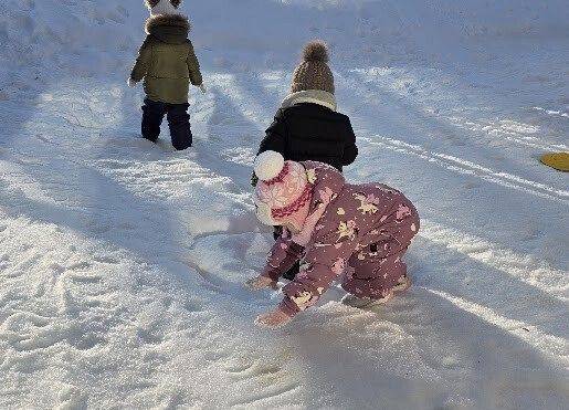 Grafika 14: Temat kompleksowy ,, W krainie Dinozaurów''