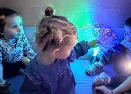 Grafika 12: ,,ŚWIATŁO W RUCHU,,