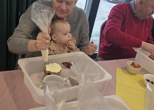 Grafika 4: Słodko z Babcią i Dziadkiem