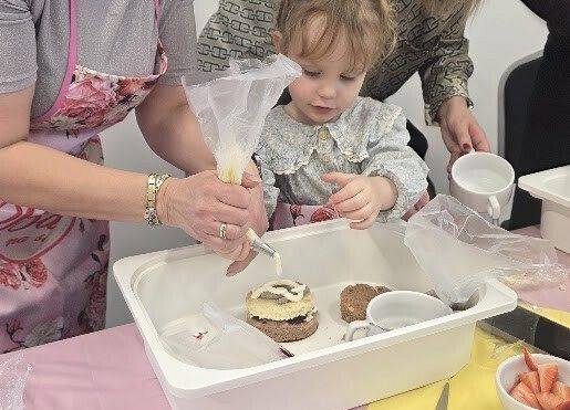 Grafika 6: Słodko z Babcią i Dziadkiem