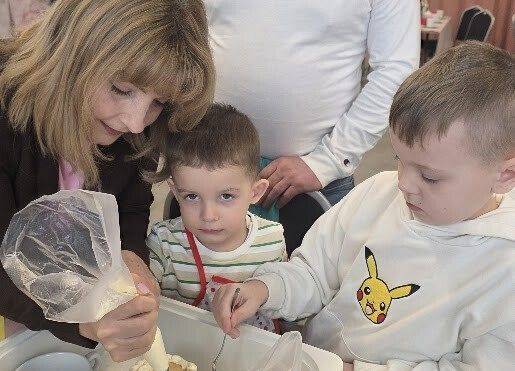 Grafika 11: Słodko z Babcią i Dziadkiem