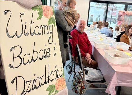 Grafika 34: Słodko z Babcią i Dziadkiem