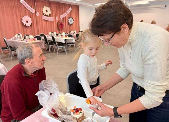 Grafika 37: Słodko z Babcią i Dziadkiem