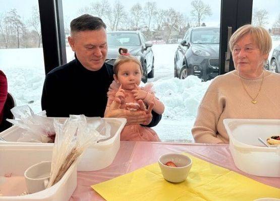 Grafika 40: Słodko z Babcią i Dziadkiem