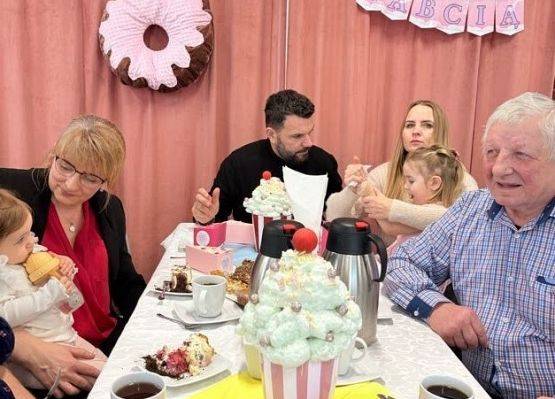 Grafika 51: Słodko z Babcią i Dziadkiem