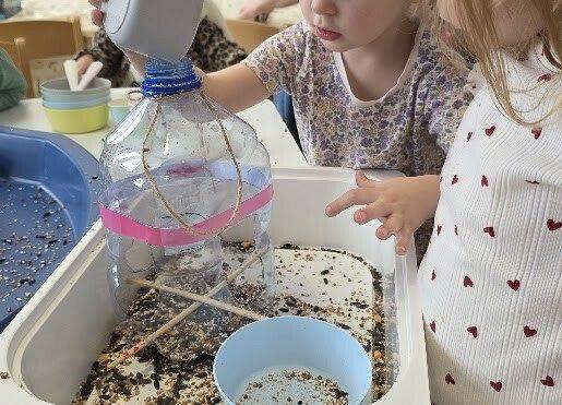 Grafika 13: Eko karmniki dla ptaszków