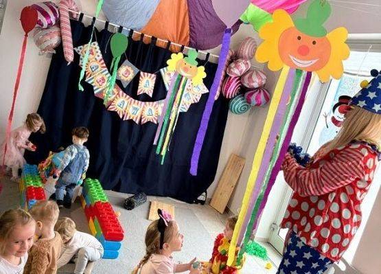 Grafika 6: Bal karnawałowy