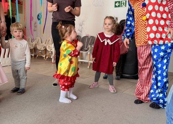 Grafika 18: Bal karnawałowy