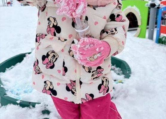 Grafika 14: Zajęcia sensoryczne na śniegu zimowe zabawy