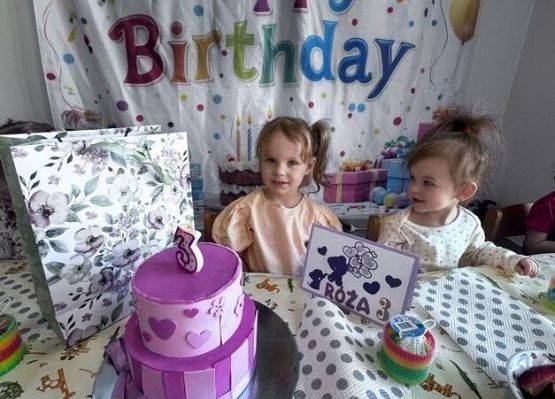 Grafika 3: 3 urodzinki Róży