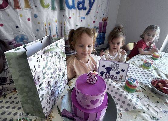 Grafika 6: 3 urodzinki Róży