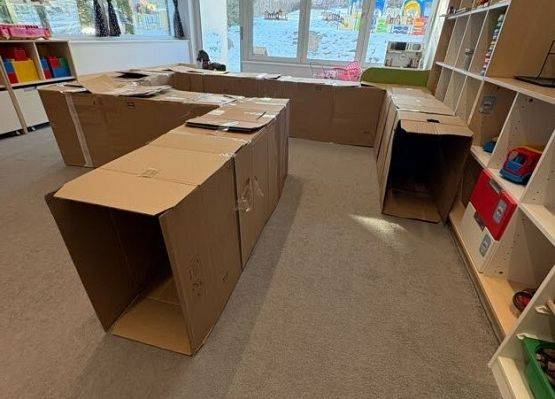 Grafika 2: "Sekrety kartonowego labiryntu"