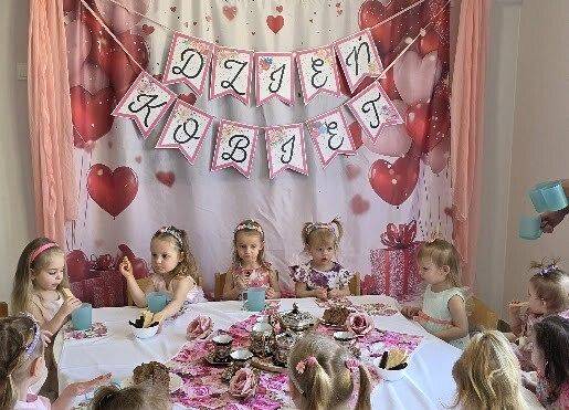 Grafika 18: Dzień Kobiet