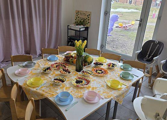 Grafika 2: Owocowy zawrót głowy