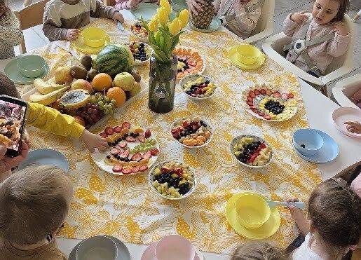 Grafika 10: Owocowy zawrót głowy