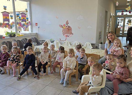 Grafika 2: Teatrzyk pt ,, Witaj Pani Wiosno, żegnaj Pani Zimo''