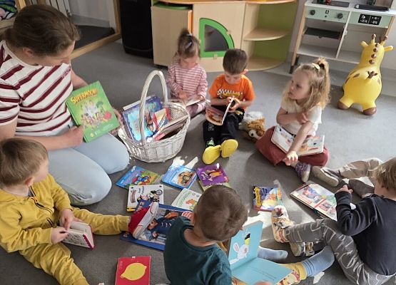 Grafika 4: Akcja Przynieś książeczkę, weź nowa bajeczkę