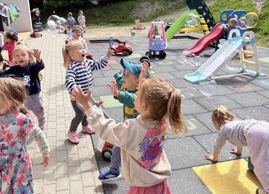 Grafika 35: Dzień Dziecka i wizyta Straży Pożarnej
