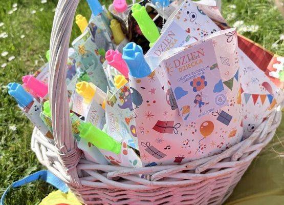 Grafika 48: Dzień Dziecka i wizyta Straży Pożarnej